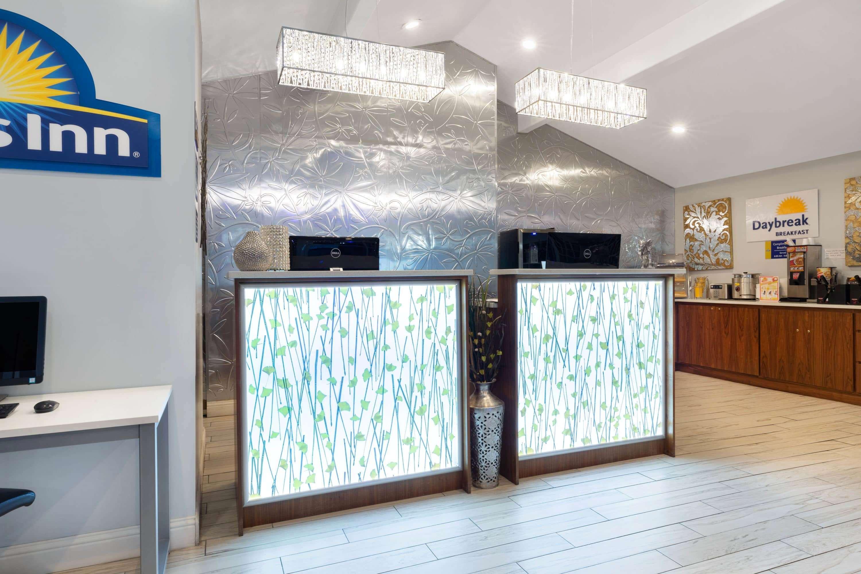 Rosewood Inn & Suites Роузбърг Екстериор снимка