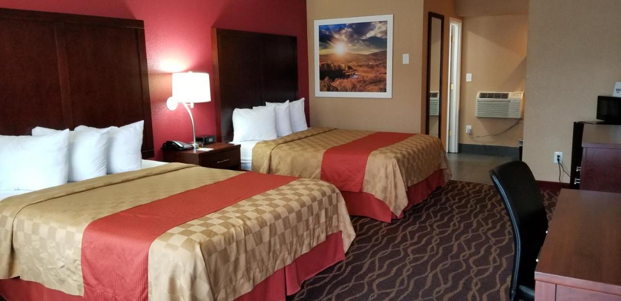 Rosewood Inn & Suites Роузбърг Екстериор снимка