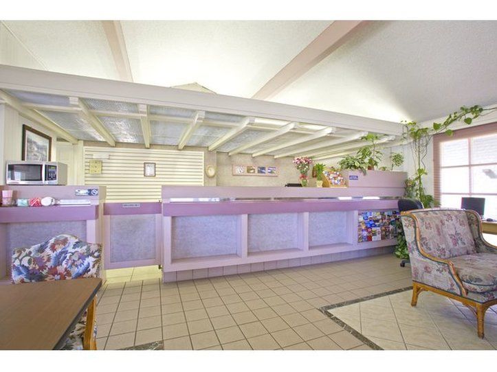 Rosewood Inn & Suites Роузбърг Екстериор снимка